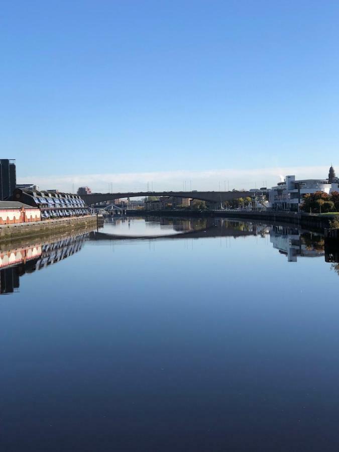 Sec/ Hydro Two Bed Flat With Free Parking And Great View Apartment Glasgow Exterior photo